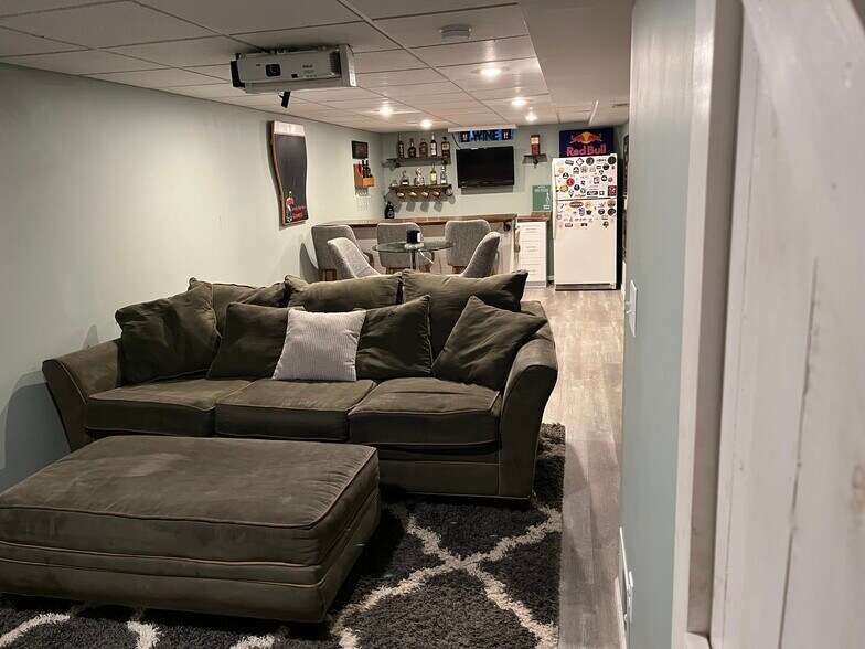 Building Photo - 1266 Cleveland Ave S