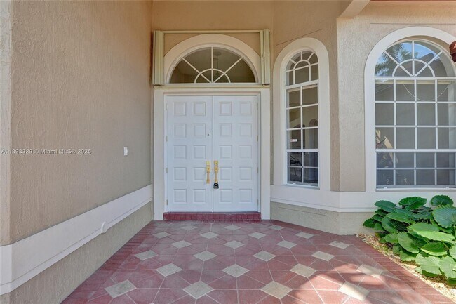 Building Photo - 2553 Jardin Manor