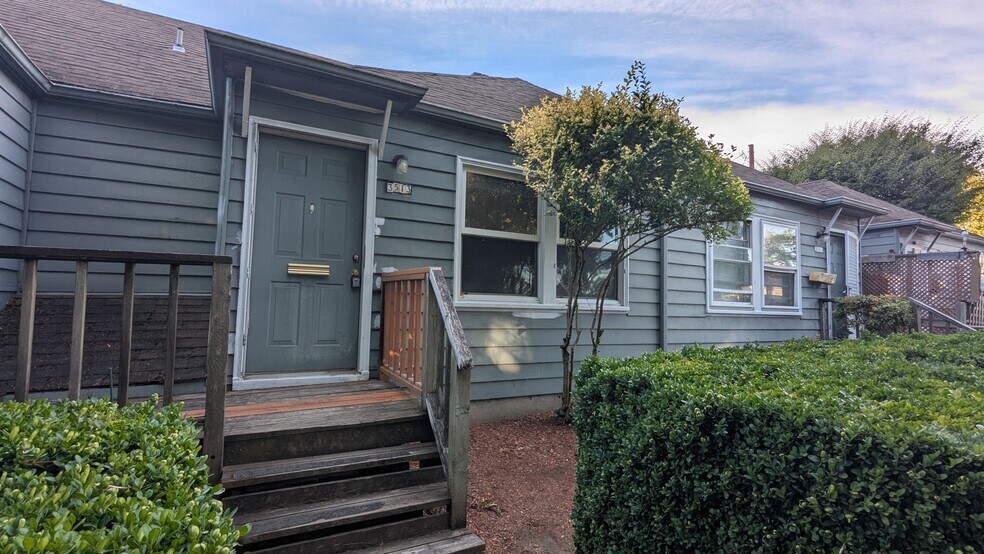Primary Photo - 3513 SE 43rd Ave