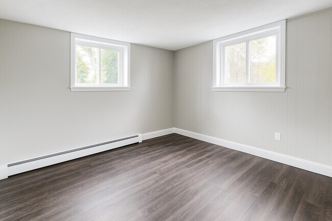 Building Photo - 8 Bryon Rd