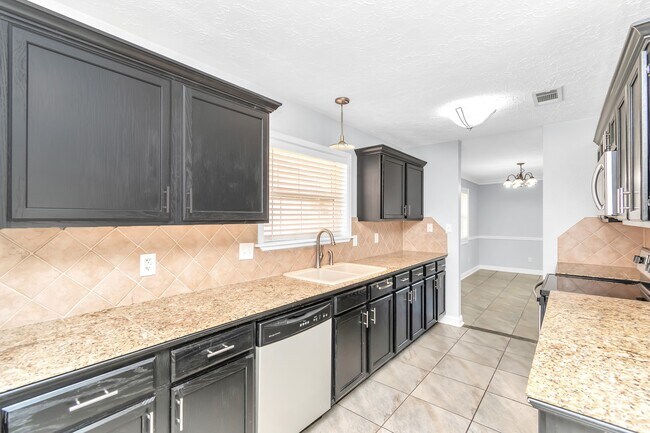 Building Photo - 13406 Splintered Oak Dr