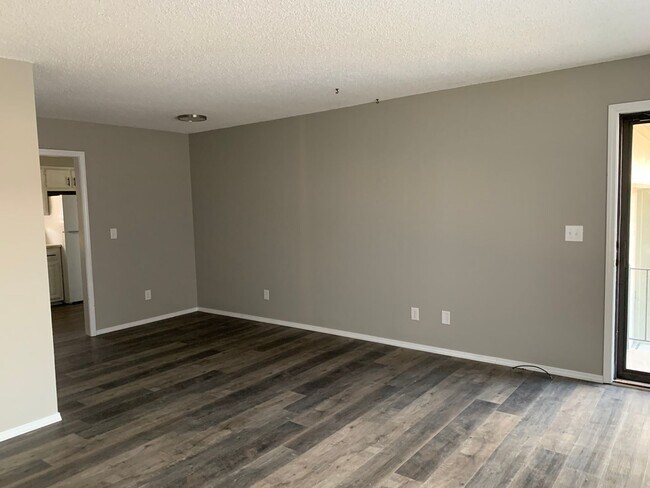 Building Photo - 3028-3030 W 15th St