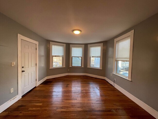 Building Photo - 20-22-22 Wilson St