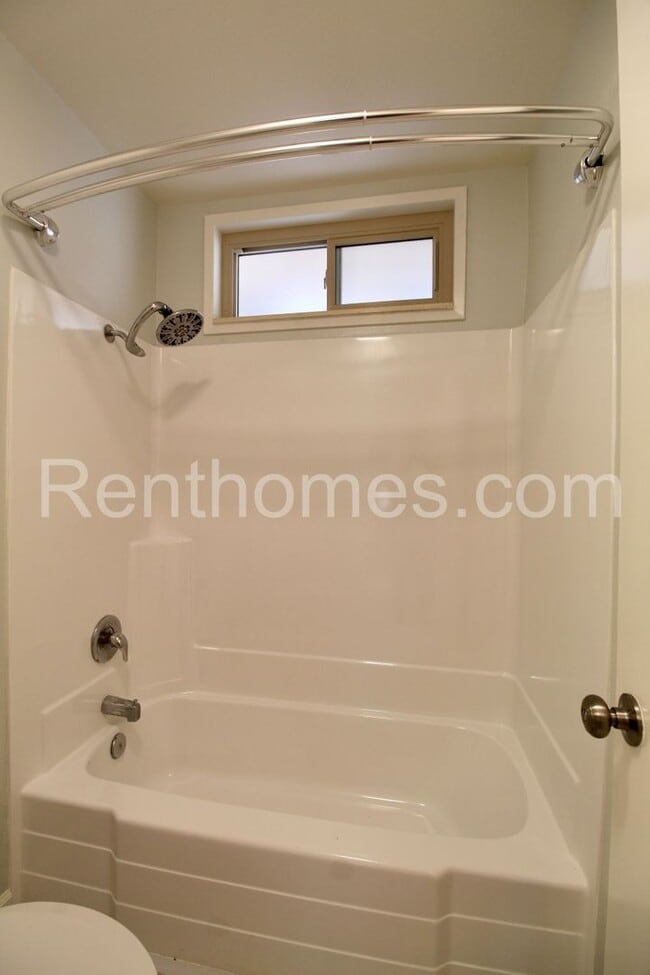 Building Photo - 2522 Clairemont Dr