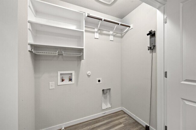 Building Photo - 441 Fieldwood Dr