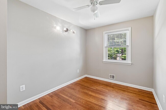 Building Photo - 1103 Playford Ln