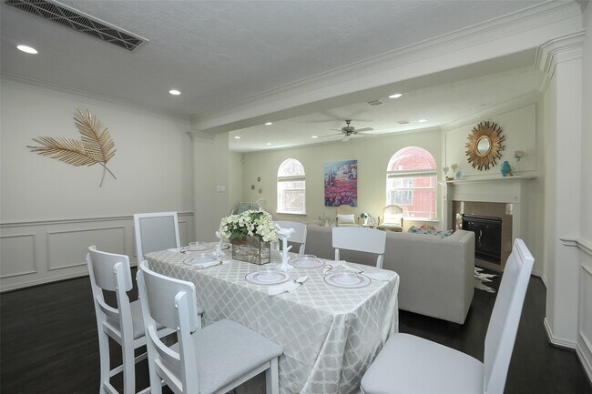 Building Photo - 1311 Bingham St