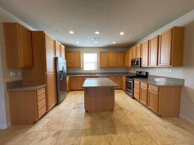 Building Photo - 534 Camden Yards Wy