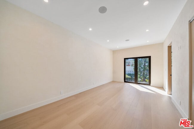 Building Photo - 12001 Crest Ct