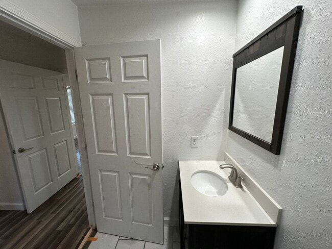 Building Photo - 3 Bed 3 Bath Townhouse