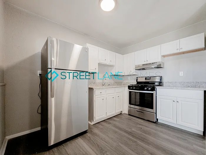 Building Photo - 1309 Cabrillo Dr