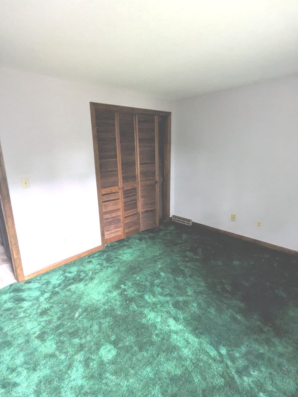 Building Photo - 867 Shaker Rd