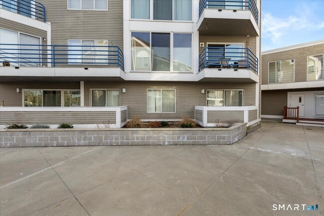 Building Photo - 13 Harbour Close