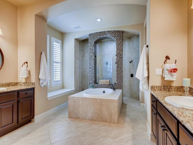 Building Photo - 215 Reveille Rd