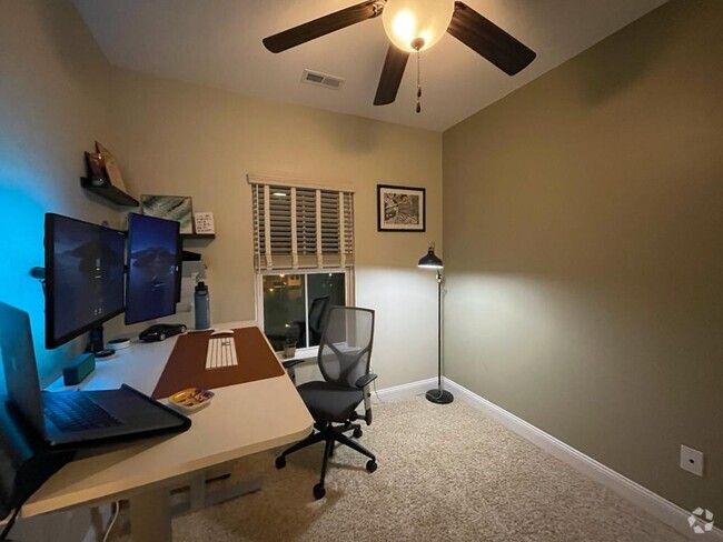 Building Photo - 649 Berry Chase Way