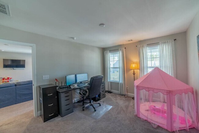 Building Photo - Coming Available!