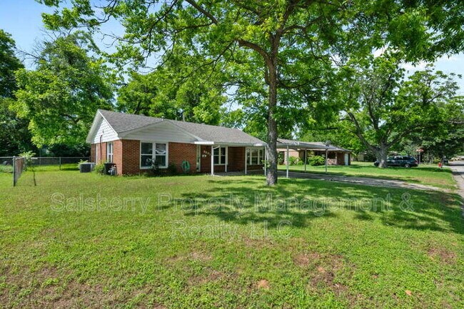 Building Photo - 5601 N Schilder Dr