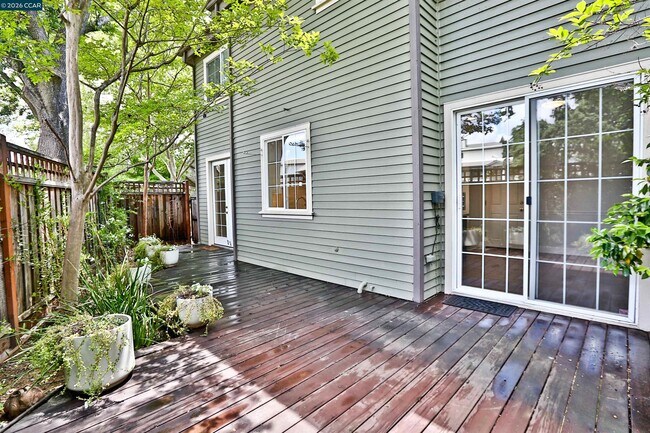 Building Photo - 1079 River Rock Lane
