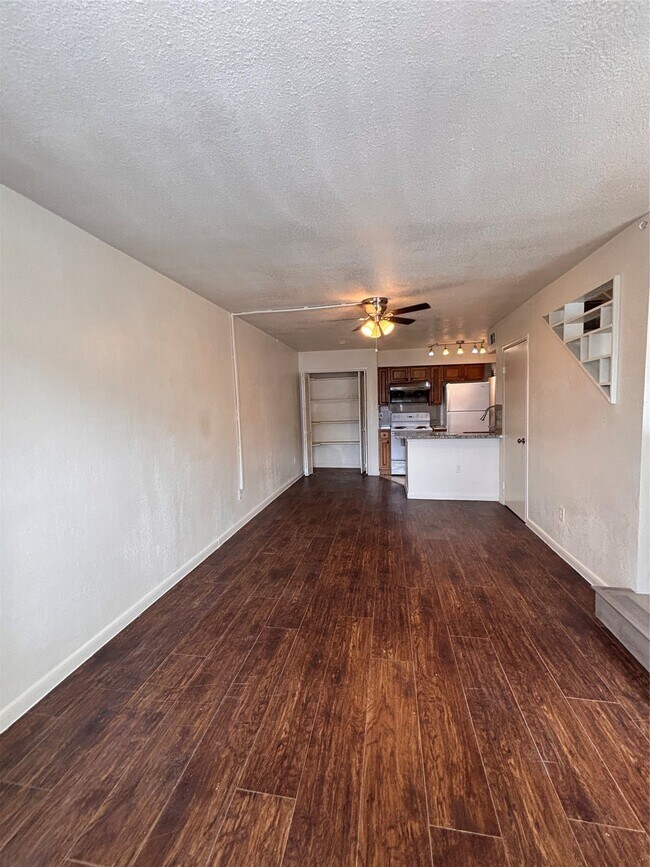 Building Photo - 2110 Wilcrest Dr