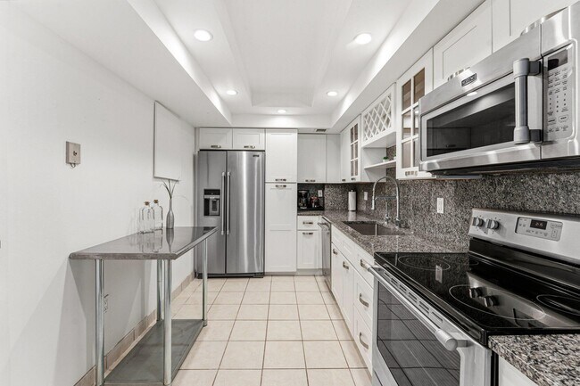 Building Photo - 3450 S Ocean Blvd