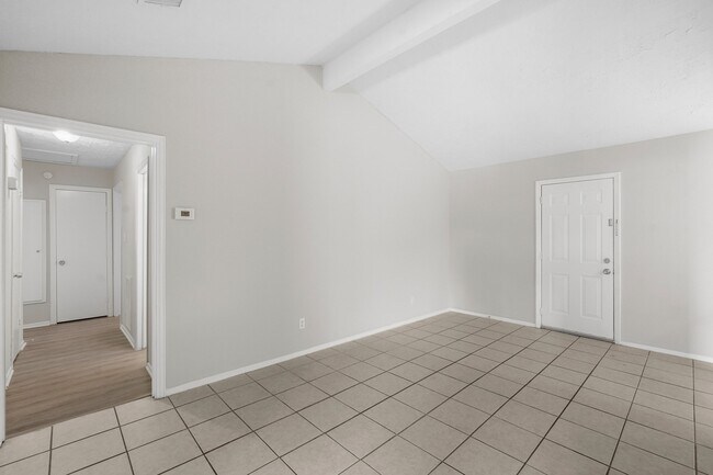 Building Photo - 15011 Tipcrest St