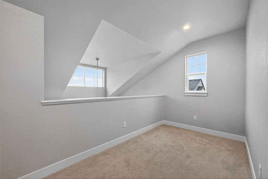 Building Photo - 8479 Cromwell Dr