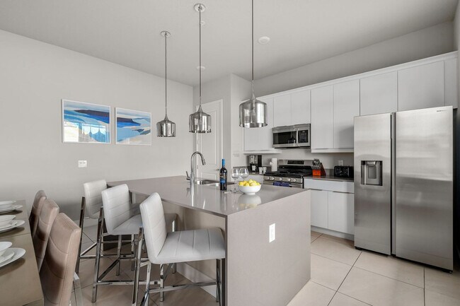 Building Photo - 7740 Sandy Ridge Dr