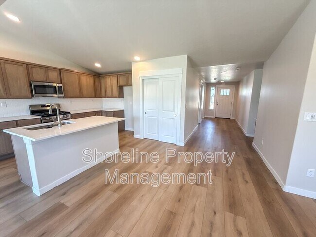 Building Photo - 5563 E Garby St