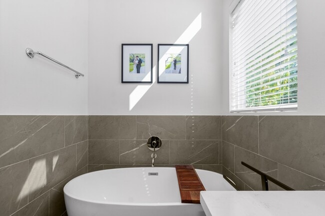 Building Photo - 816 Sienna Palm Ln