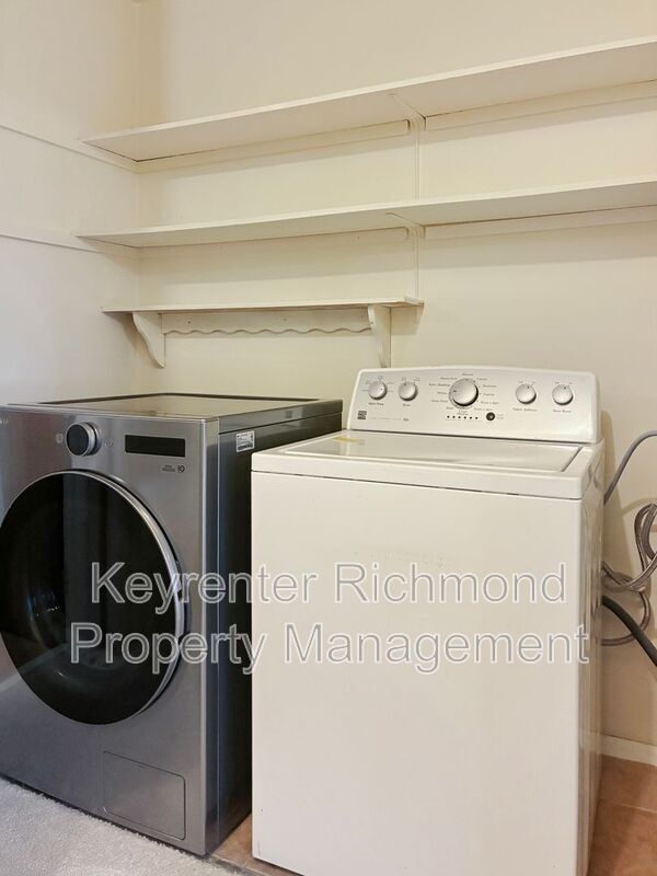 Building Photo - 735 Pleasant St