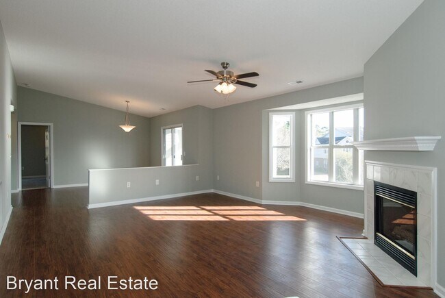 Building Photo - 4106 Breezewood Dr