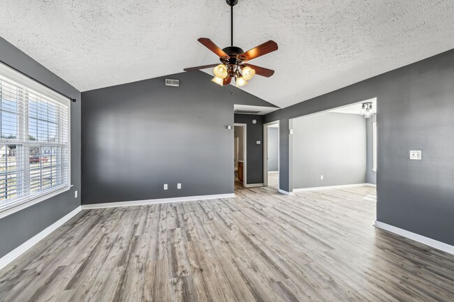 Building Photo - Upperglade Ct