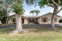 Building Photo - 4689 Palo Verde Dr