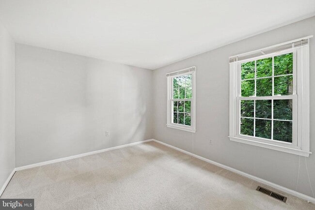 Building Photo - 5847 New England Woods Dr