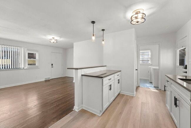 Building Photo - Newly Renovated Home - Steps Away from KU Med