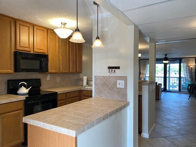 Building Photo - 4 Royal Palm Way