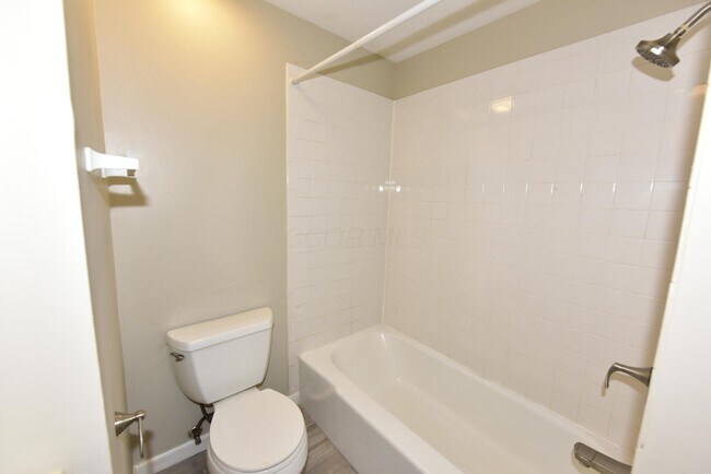 Building Photo - 1030 Galliton Ct