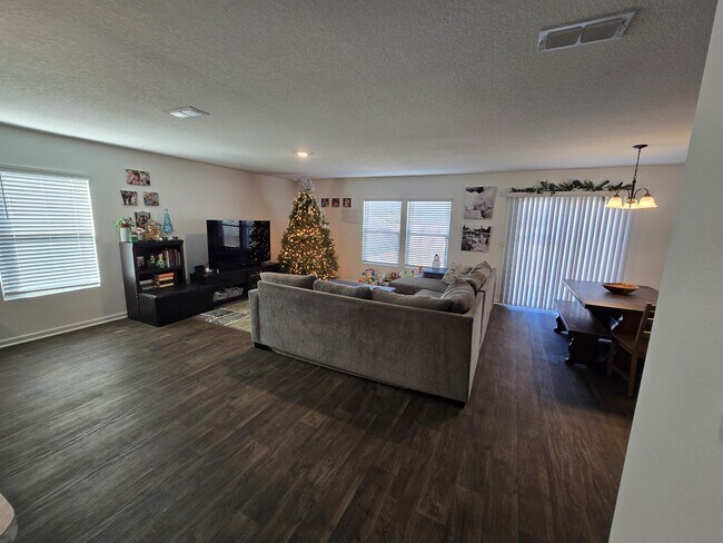 Building Photo - 108 Landing Blvd