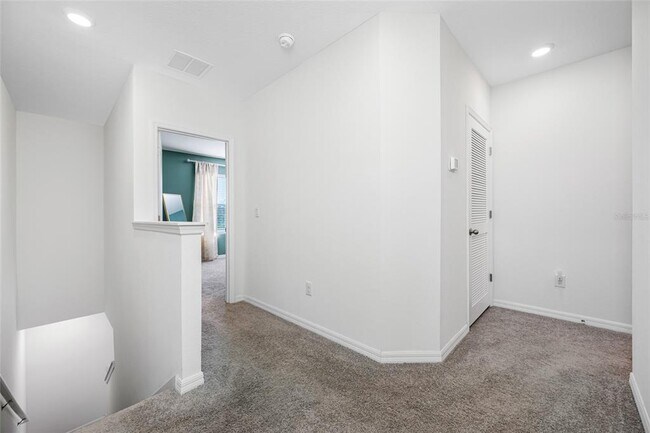 Building Photo - 11130 Crescent Deer Dr