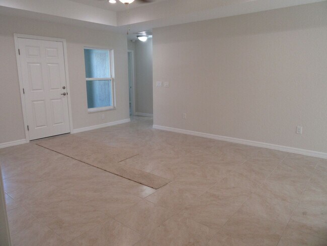 Building Photo - Beautiful home in Silver Springs