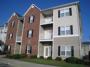 Building Photo - 621 Marshtree Ln