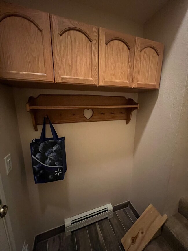 Building Photo - 290 Revett Dr