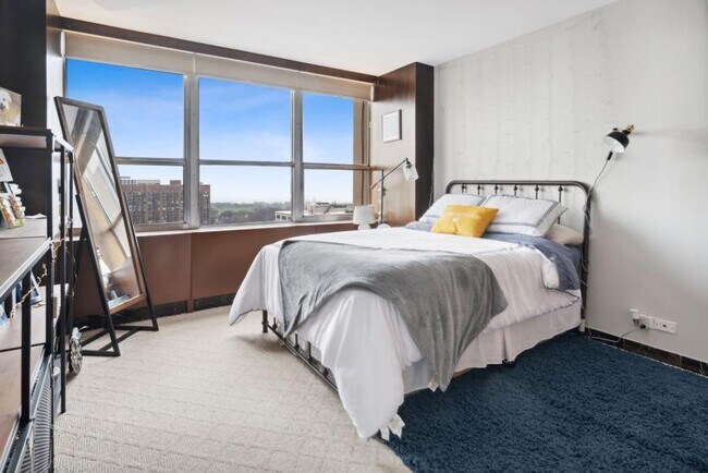 Building Photo - 2 bedroom in Chicago IL 60613
