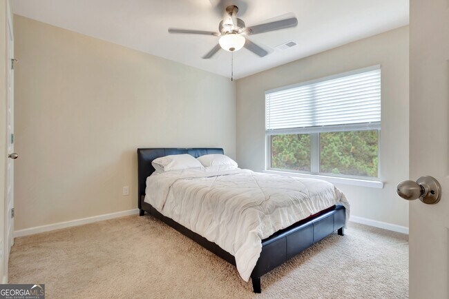 Building Photo - 180 Charleston Dr