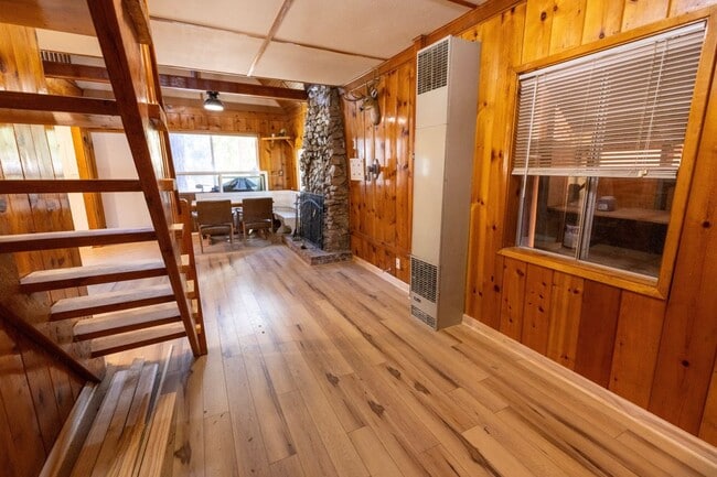 Building Photo - 2242 Deep Creek Dr