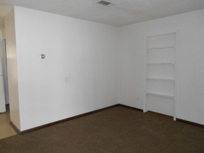 Building Photo - 1401 Yoist St