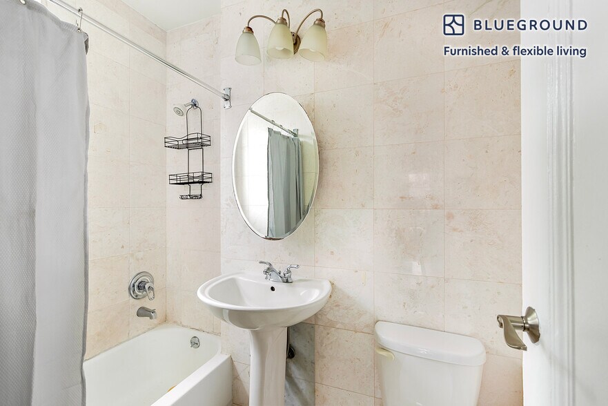 Building Photo - 240 W 73rd St