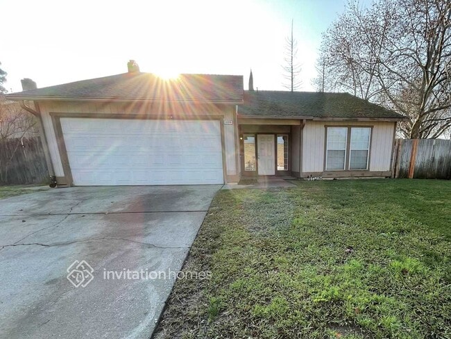 Building Photo - 3209 Hogarth Dr