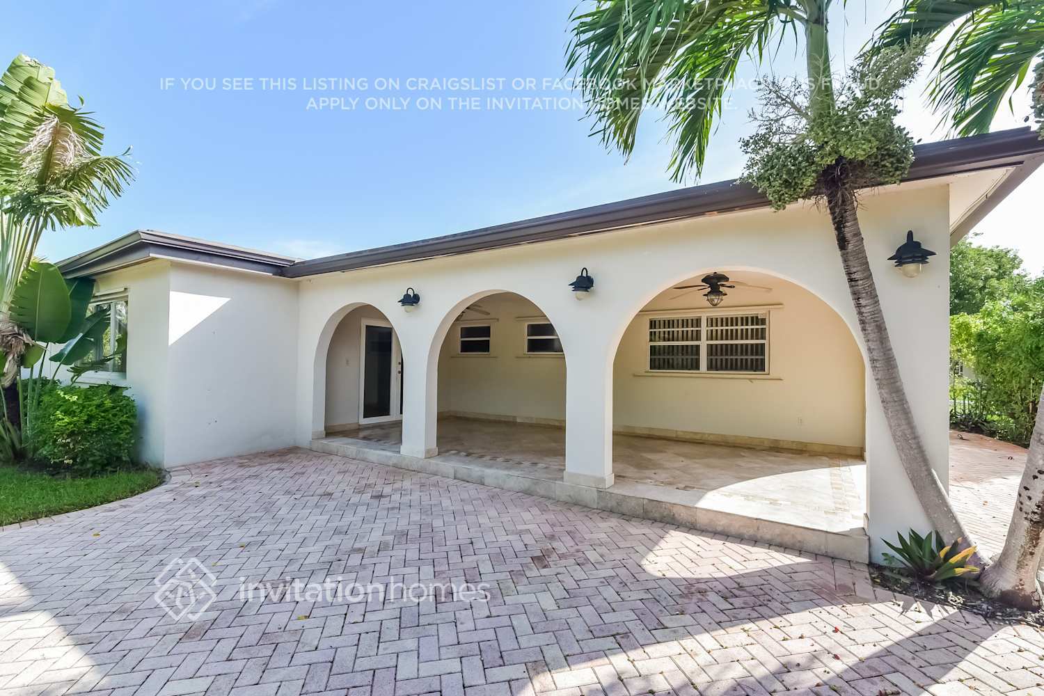 Building Photo - 3220 SW 118th Ct