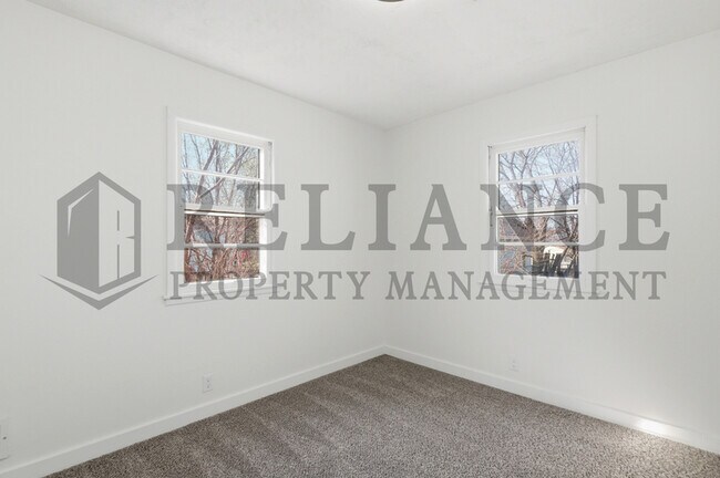 Building Photo - 6651 N Scottsville St